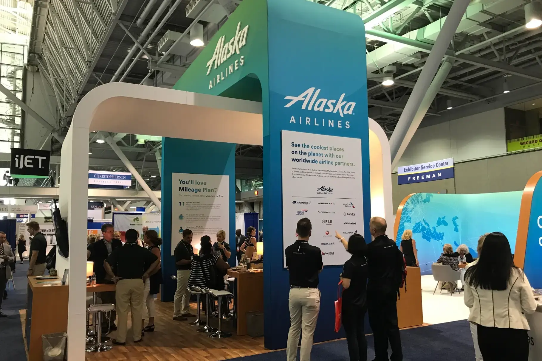 alaska-airlines-trade-show-booth-03