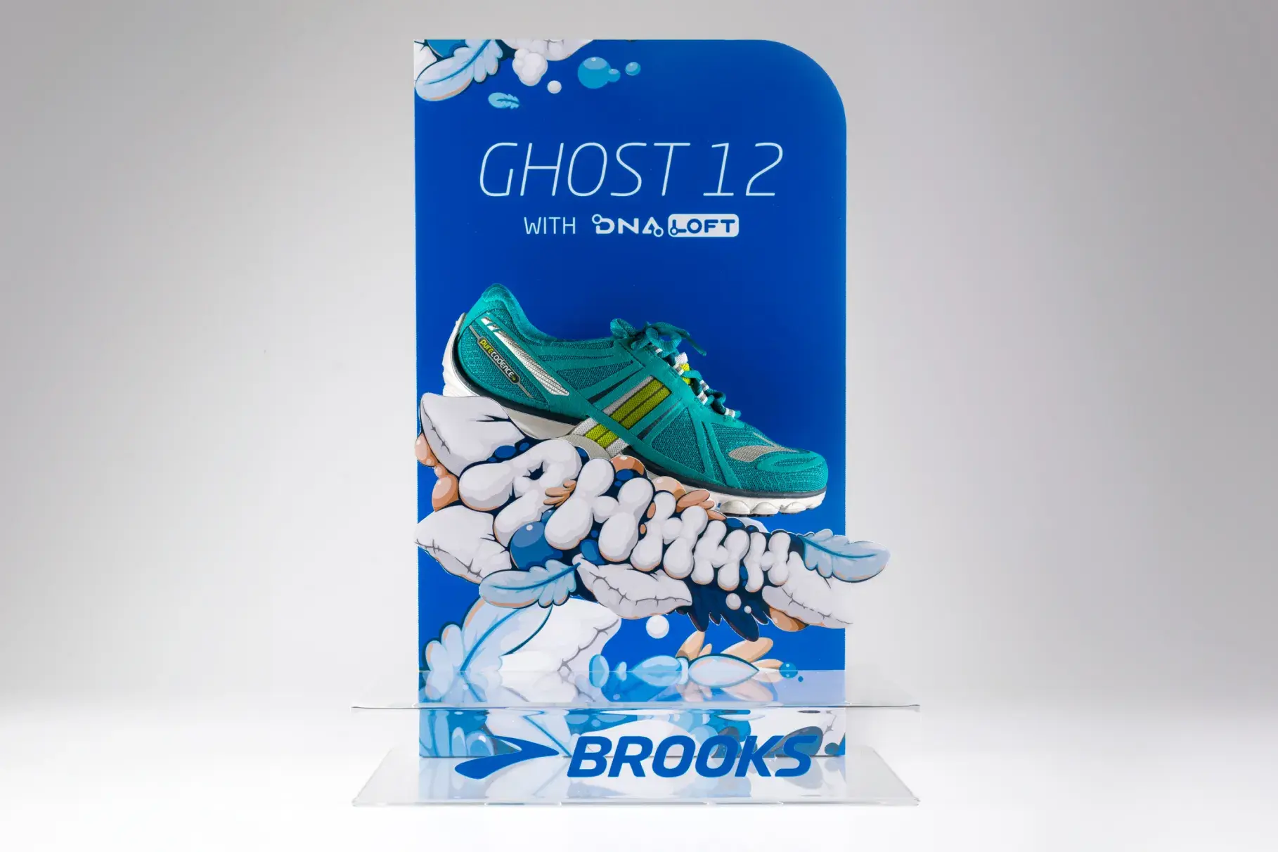 brooks-shoe-display-02