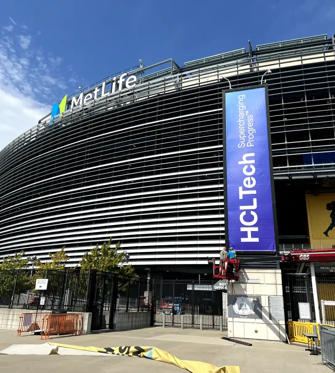 metlife-stadium-Large Format Signage-08